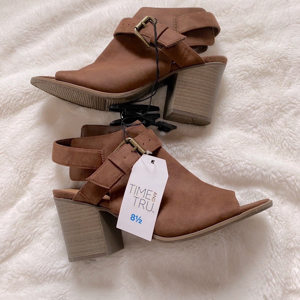 Brown faux leather pep toe block heels